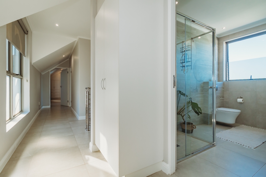 4 Bedroom Property for Sale in Kingswood Golf Estate Western Cape